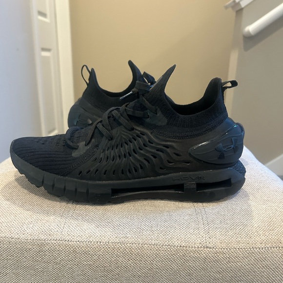 Triple black Under Armour Hovrs. Men’s size 9. EUC - Picture 1 of 6